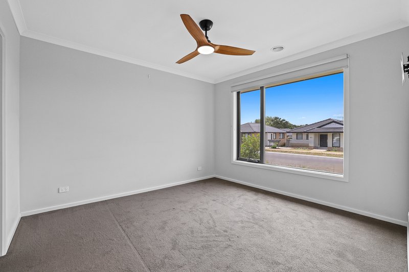 Photo - 1/23 Mckindlay Street, Drouin VIC 3818 - Image 10