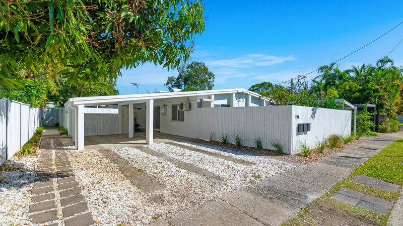 Photo - 123 Oleander Street, Holloways Beach QLD 4878 - Image 2