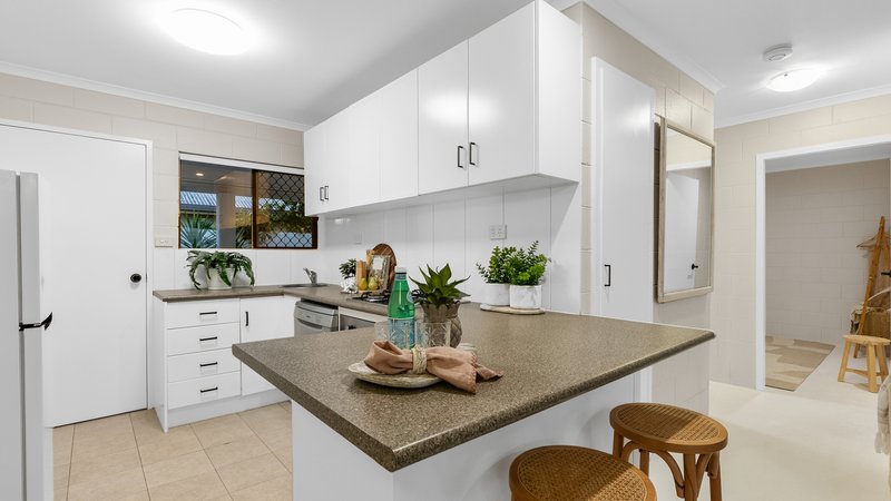 Photo - 123 Oleander Street, Holloways Beach QLD 4878 - Image 7