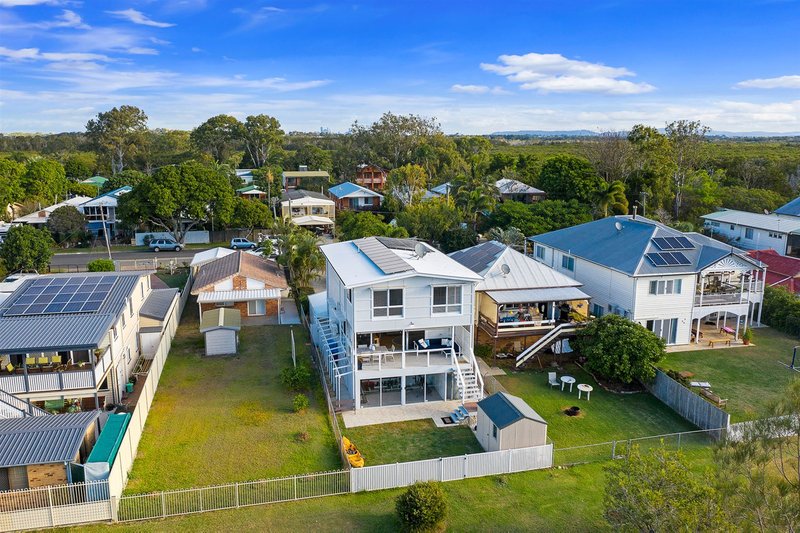 Photo - 123 O'Quinn Street, Nudgee Beach QLD 4014 - Image 2