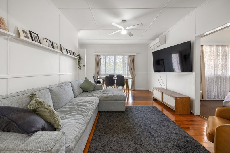 Photo - 123 Prince Edward Parade, Scarborough QLD 4020 - Image 3