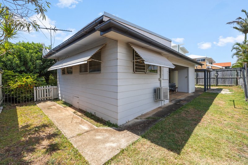 Photo - 123 Prince Edward Parade, Scarborough QLD 4020 - Image 12