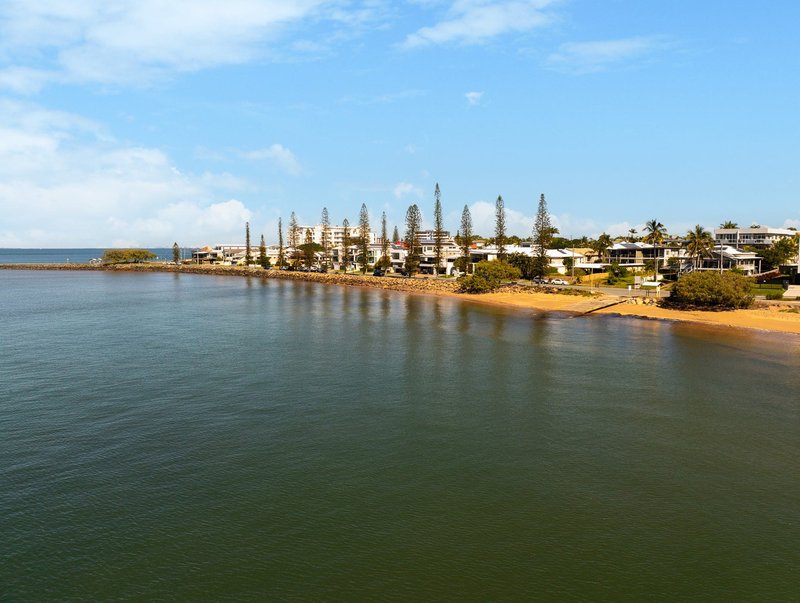Photo - 123 Prince Edward Parade, Scarborough QLD 4020 - Image 16