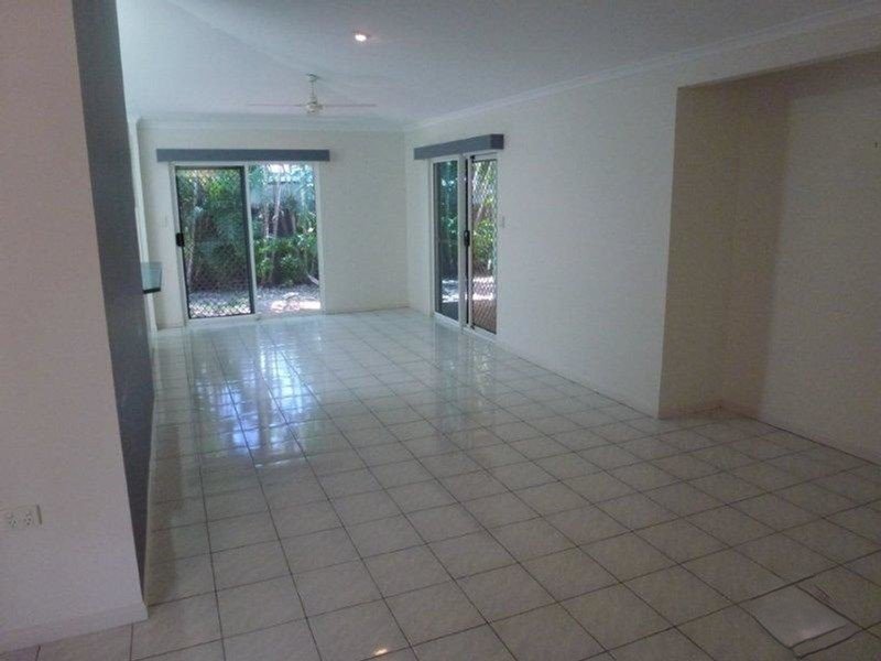 Photo - 1/23 Rabaul Street, Trinity Beach QLD 4879 - Image 4