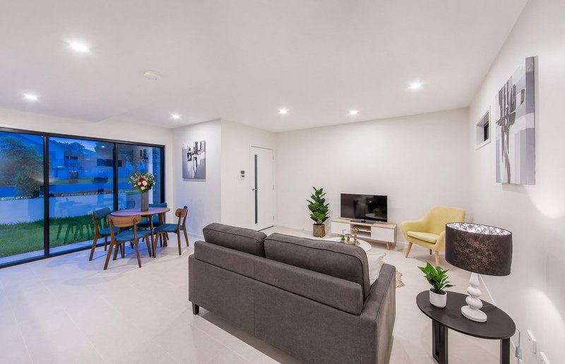 Photo - 1/23 Reinhold Crescent, Chermside QLD 4032 - Image 4