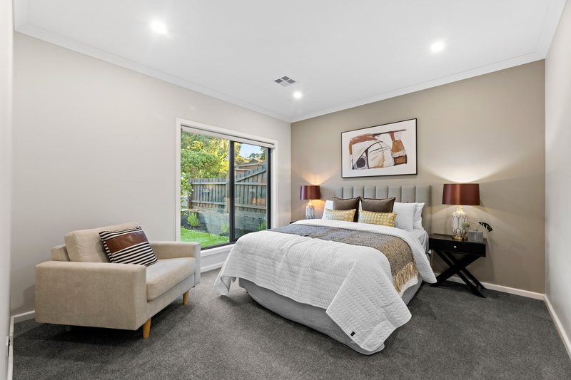 Photo - 1/23 Roland Street, Mount Waverley VIC 3149 - Image 7