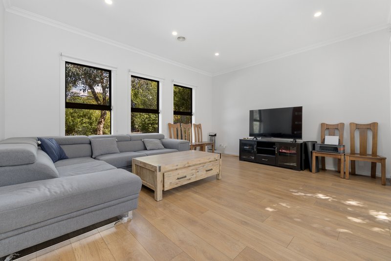 Photo - 123 Rooks Road, Nunawading VIC 3131 - Image 2