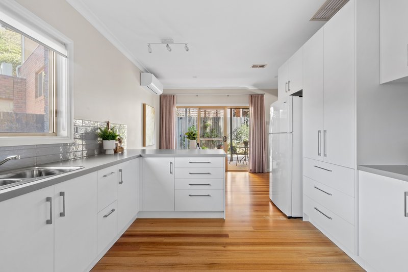 Photo - 1/23 Ruthven Street, Rosanna VIC 3084 - Image 4