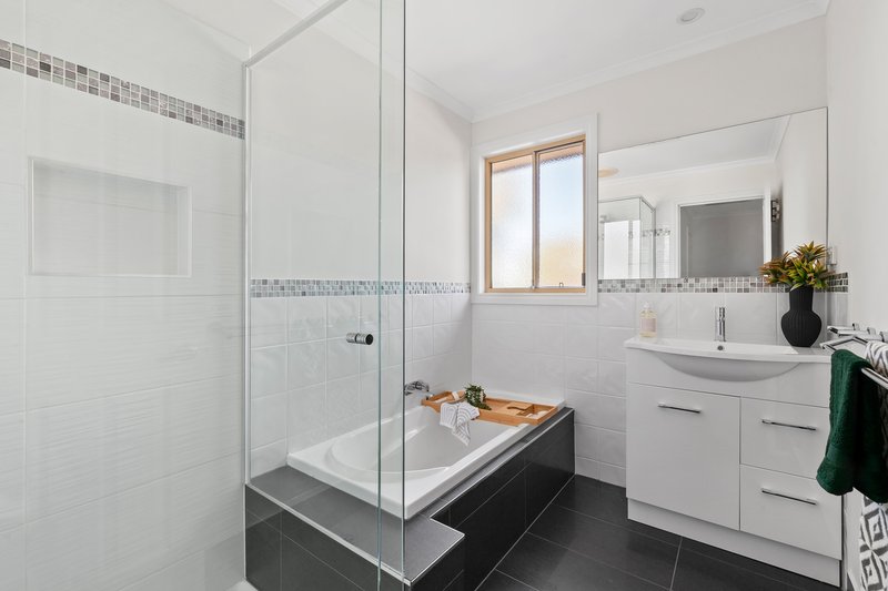 Photo - 1/23 Ruthven Street, Rosanna VIC 3084 - Image 8