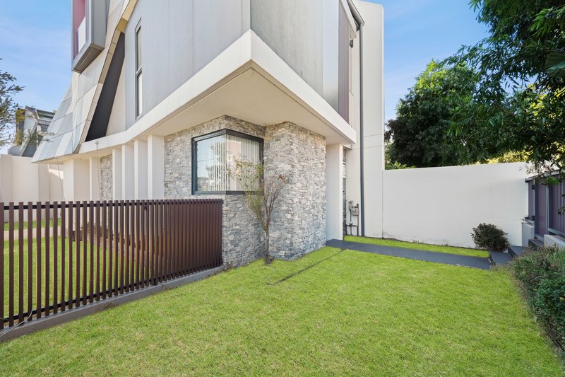 Photo - 1/23 Stuart Street, Concord West NSW 2138 - Image 2