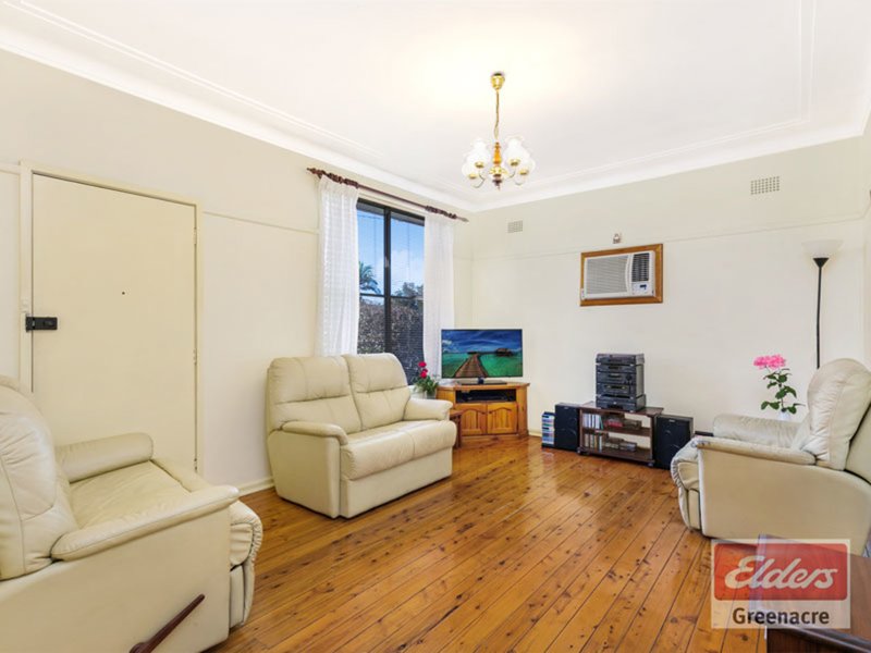 Photo - 123 Wilbur Street, Greenacre NSW 2190 - Image 3