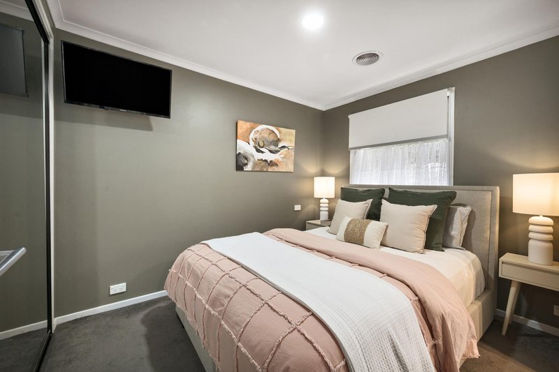 Photo - 1/23 Wrenfordsley Place, Latham ACT 2615 - Image 5