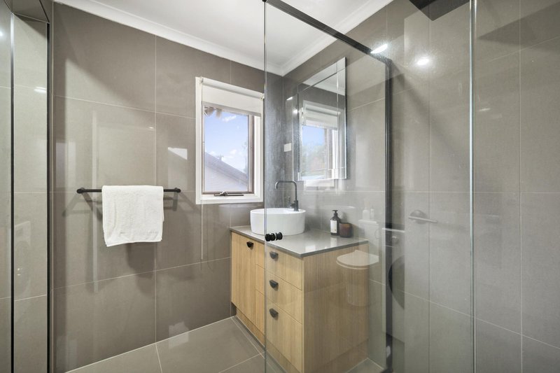 Photo - 1/23 Wrenfordsley Place, Latham ACT 2615 - Image 8
