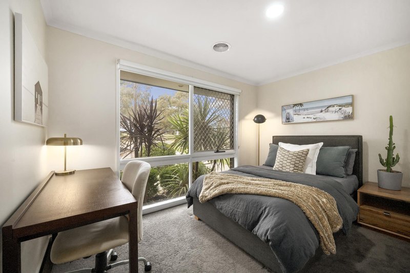 Photo - 1/23 Wrenfordsley Place, Latham ACT 2615 - Image 9