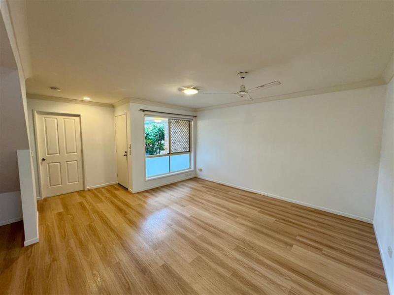 Photo - 12/31 Leviathan Drive, Mudgeeraba QLD 4213 - Image 2
