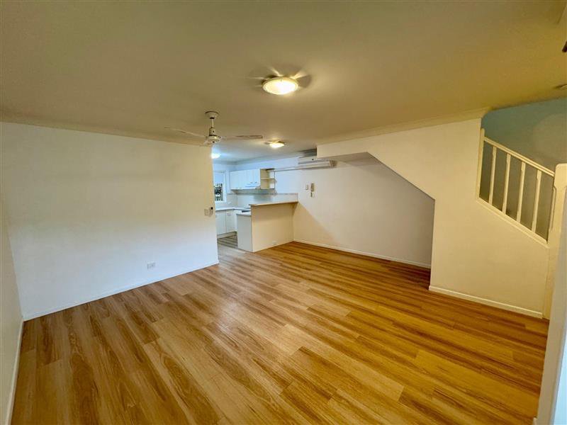 Photo - 12/31 Leviathan Drive, Mudgeeraba QLD 4213 - Image 3