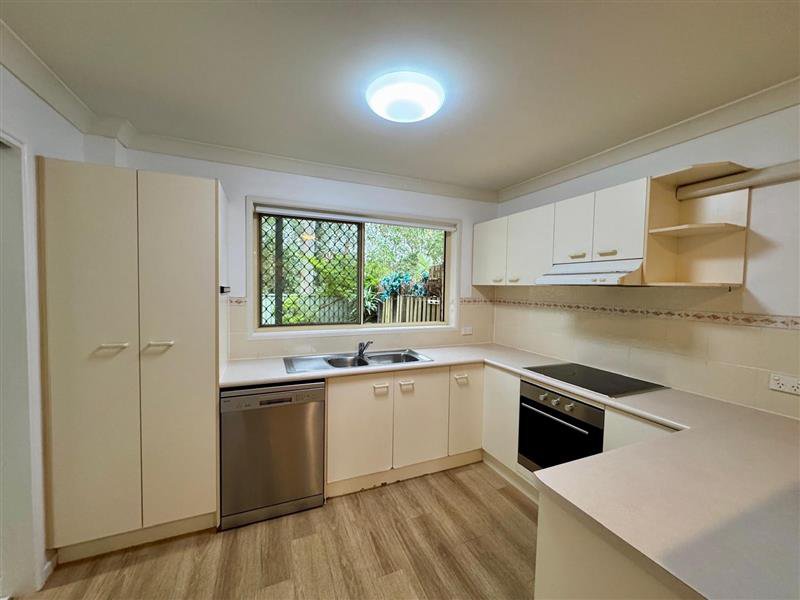 Photo - 12/31 Leviathan Drive, Mudgeeraba QLD 4213 - Image 4