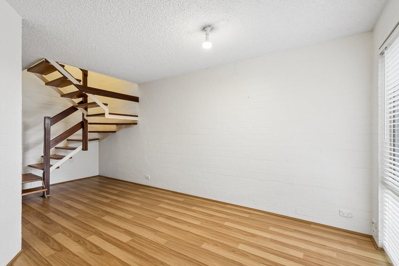 Photo - 12/311 Harborne Street, Glendalough WA 6016 - Image 4