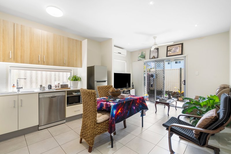 Photo - 1,2,3/11 Macbeth Street, Kingston QLD 4114 - Image 2