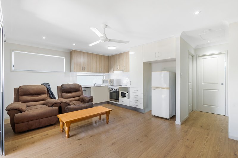 Photo - 1,2,3/11 Macbeth Street, Kingston QLD 4114 - Image 15