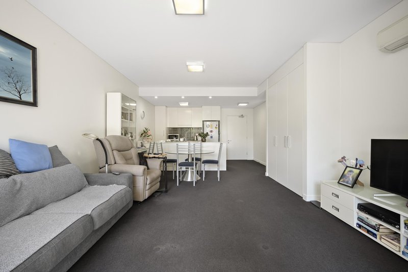 Photo - 123/116 Easty Street, Phillip ACT 2606 - Image 3