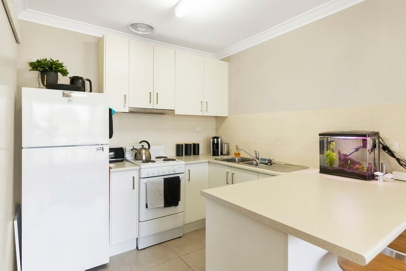 Photo - 1,2,3/24 Sinns Avenue, Werribee VIC 3030 - Image 5