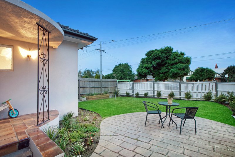 Photo - 1/233 Gilbert Road, Preston VIC 3072 - Image 10