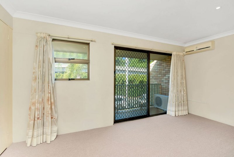 Photo - 12/33 Hooker Boulevard, Broadbeach Waters QLD 4218 - Image 12