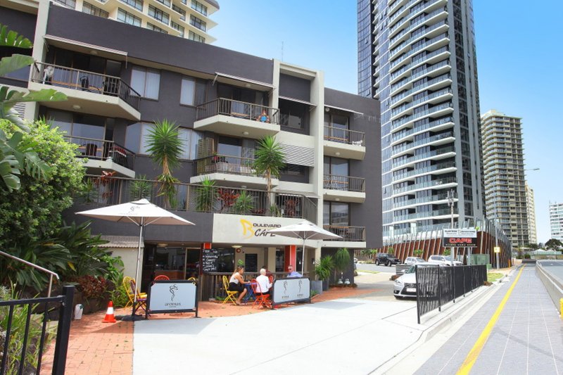 Photo - 12/3355 Surfers Paradise Boulevard, Surfers Paradise QLD 4217 - Image 5