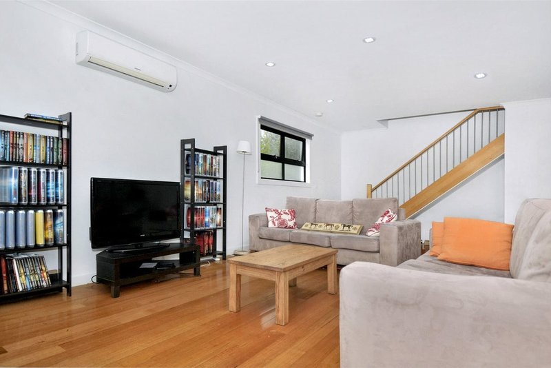 Photo - 1/235 Ascot Vale Road, Ascot Vale VIC 3032 - Image 1