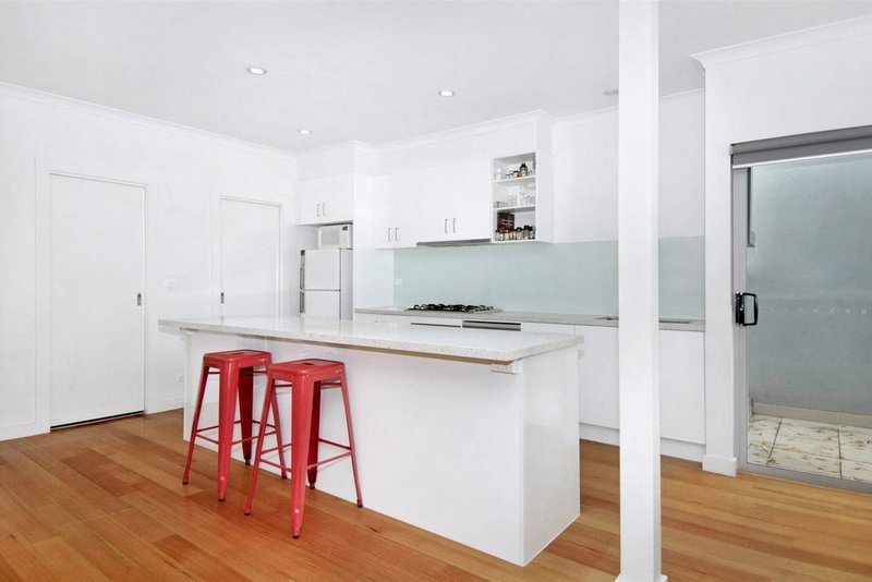 Photo - 1/235 Ascot Vale Road, Ascot Vale VIC 3032 - Image 3