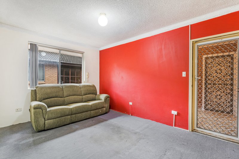 Photo - 12/35 Carramar Avenue, Carramar NSW 2163 - Image 4