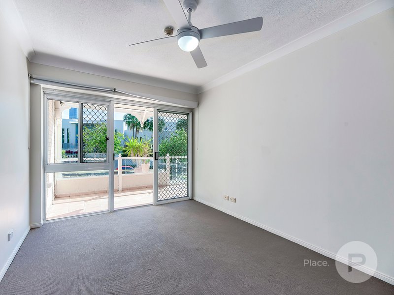 Photo - 1/236 River Terrace, Kangaroo Point QLD 4169 - Image 6