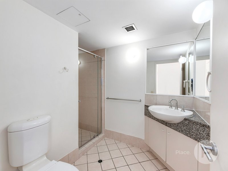 Photo - 1/236 River Terrace, Kangaroo Point QLD 4169 - Image 7