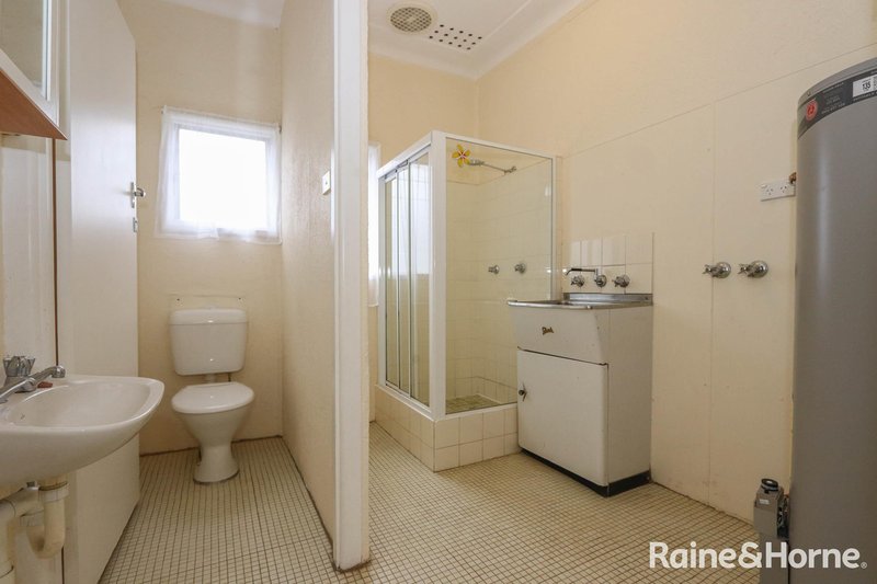 Photo - 1,2,3/69 Bant Street, South Bathurst NSW 2795 - Image 6