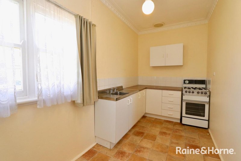 Photo - 1,2,3/69 Bant Street, South Bathurst NSW 2795 - Image 7