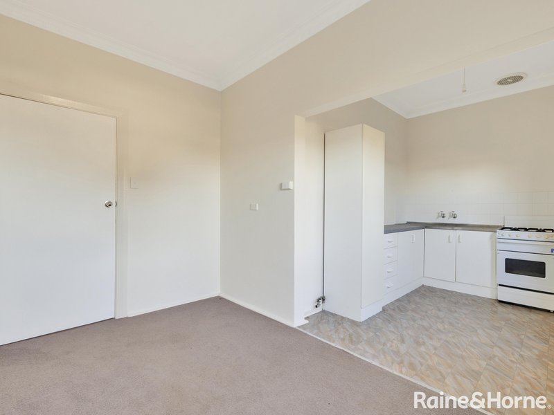 Photo - 1,2,3/69 Bant Street, South Bathurst NSW 2795 - Image 4