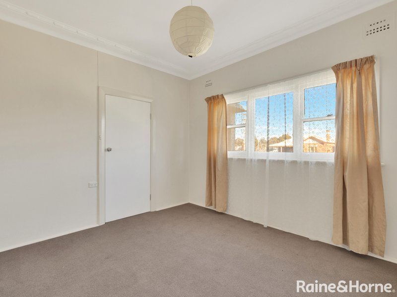 Photo - 1,2,3/69 Bant Street, South Bathurst NSW 2795 - Image 6