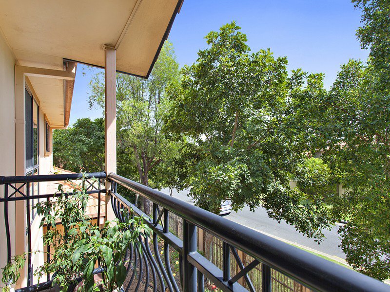 Photo - 12/39 Pine Valley Drive, Varsity Lakes QLD 4227 - Image 1