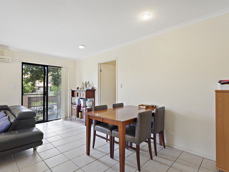 Photo - 12/39 Pine Valley Drive, Varsity Lakes QLD 4227 - Image 4