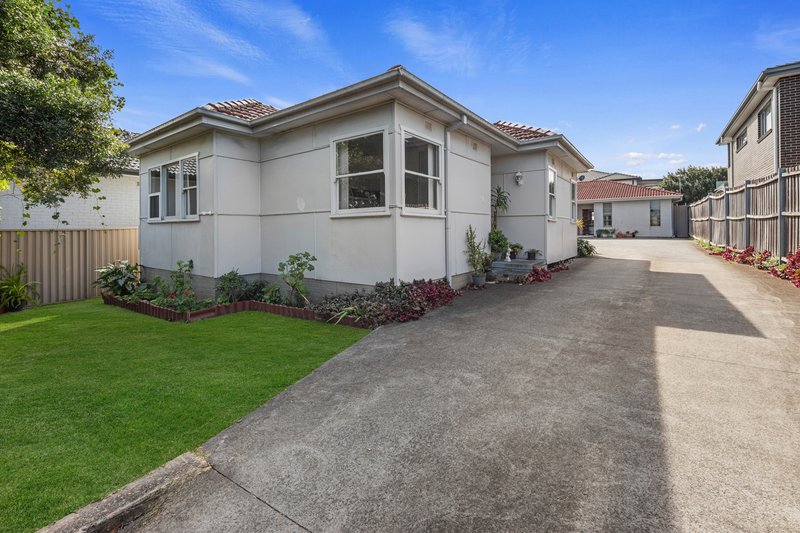 Photo - 124 & 124A Boundary Road, Peakhurst NSW 2210 - Image 1