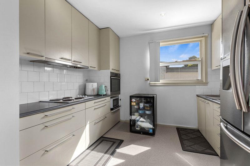 Photo - 124 & 124A Boundary Road, Peakhurst NSW 2210 - Image 4
