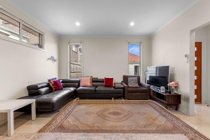 Photo - 124 & 124A Boundary Road, Peakhurst NSW 2210 - Image 11