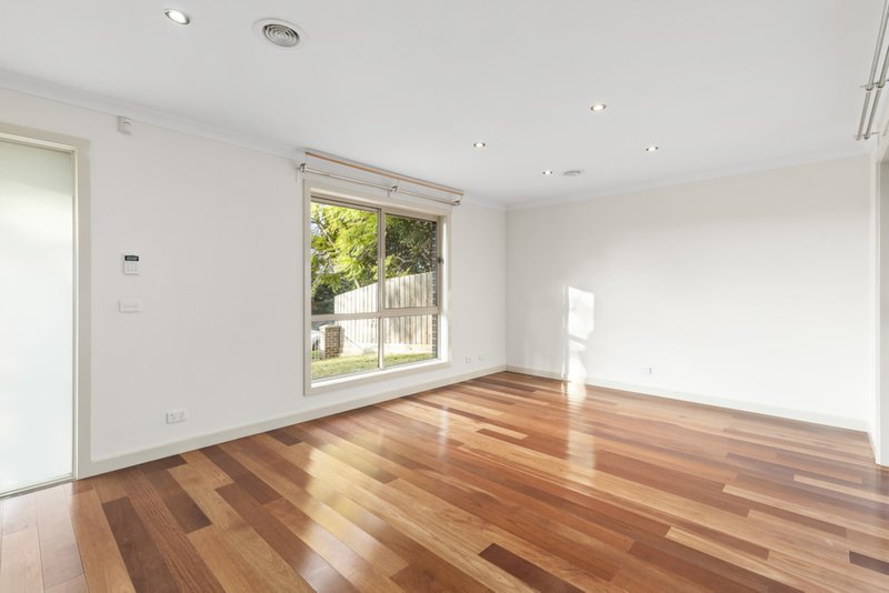 Photo - 1/24 Adrian Street, Chadstone VIC 3148 - Image 2