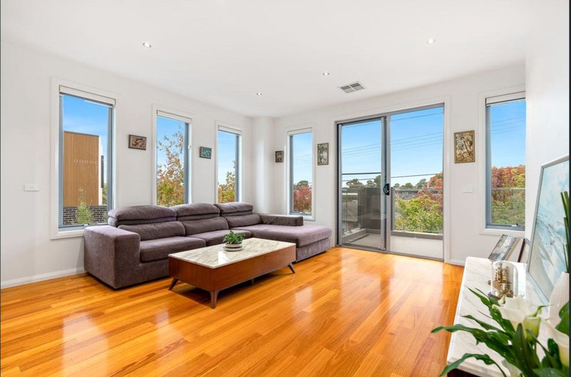 Photo - 1/24 Ascot Street, Doncaster East VIC 3109 - Image 2