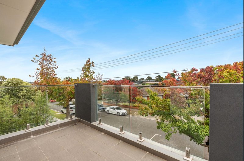 Photo - 1/24 Ascot Street, Doncaster East VIC 3109 - Image 12
