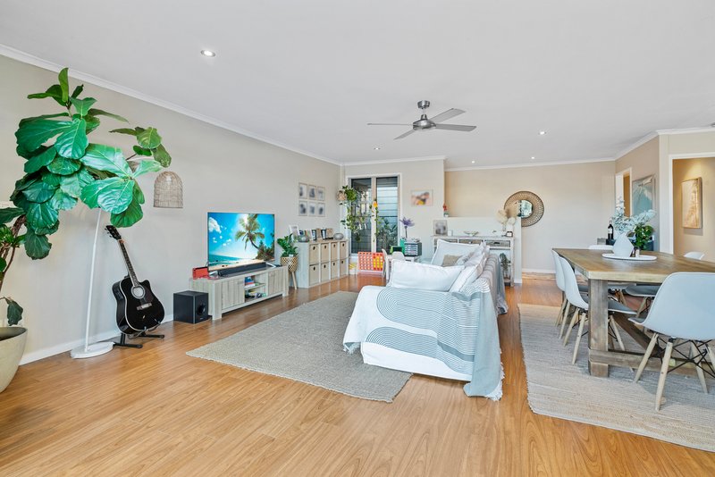 Photo - 1/24 Barracuda Court, Palm Beach QLD 4221 - Image 6