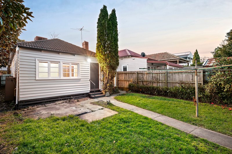 Photo - 124 Barrow Street, Coburg VIC 3058 - Image 11