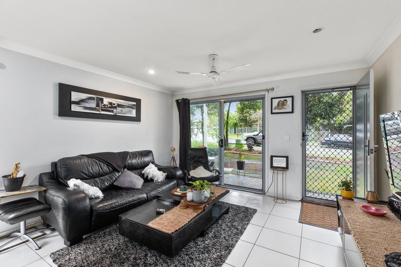 Photo - 1/24 Bidmead Circuit, Pimpama QLD 4209 - Image 4