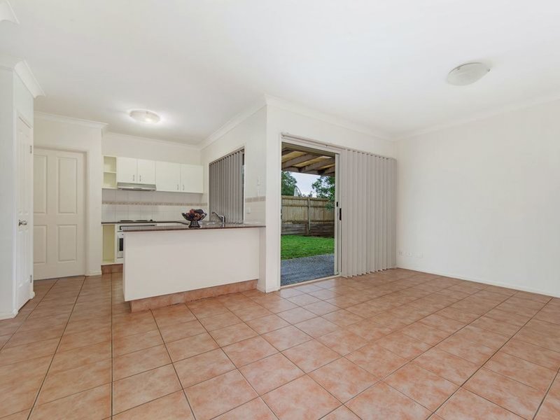 Photo - 124 Billinghurst Crescent, Upper Coomera QLD 4209 - Image 5